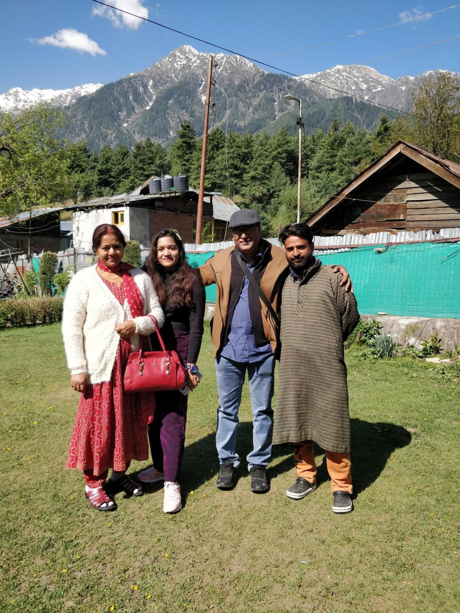 The K2 Alpine Hotel Pahalgam Exterior photo